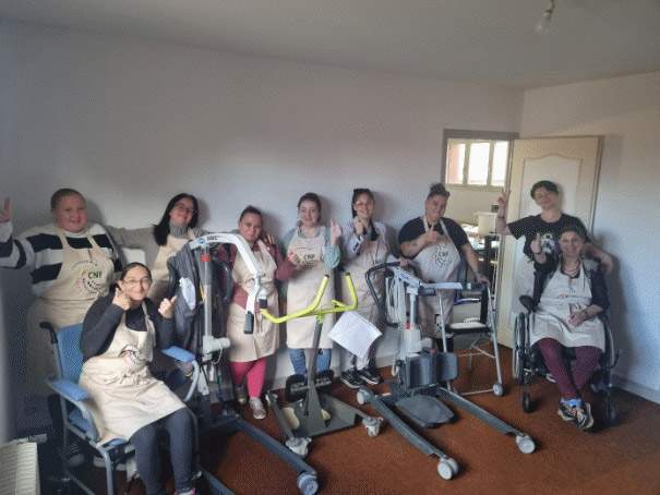 aide à la personne 2 (1) htm c4c19855