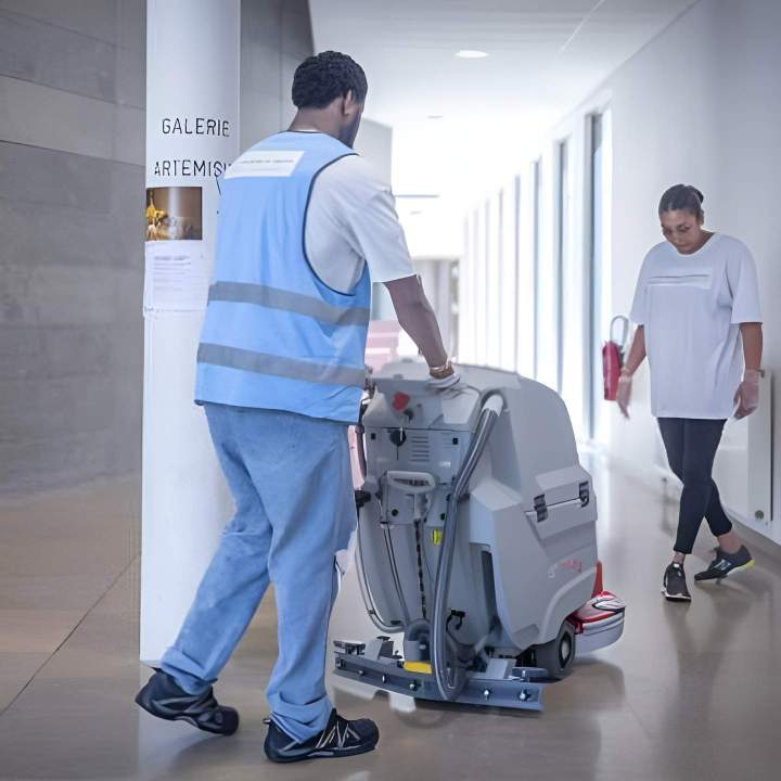 Gestes et postures dans le nettoyage France